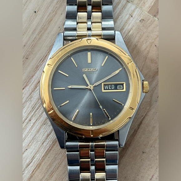 Seiko Men’s Watch Vintage Gray Dial Day Date Windows Two-Tone Stainless Bracelet